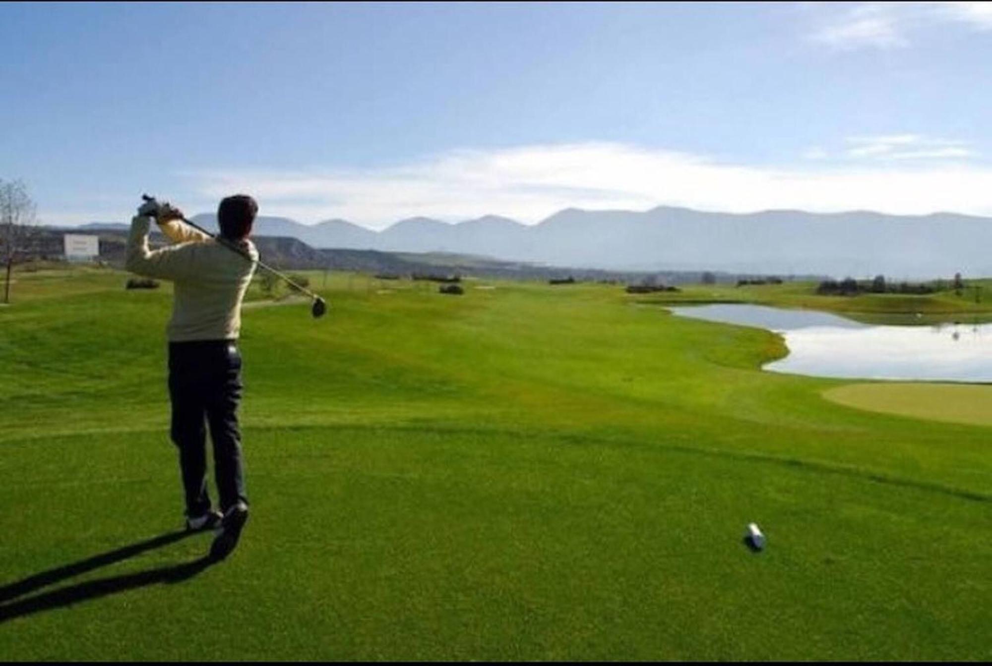 Coqueto Apto Con Vistas En Las Margas Golf N001 Sabinanigo Bagian luar foto